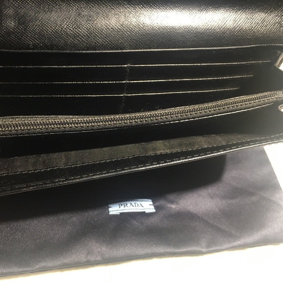 Authentic PRADA Black Saffiano Leather Wallet/Clutch w/ PRADA Dustbag - Picture 10 of 11